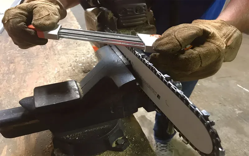  Sharpening Your Chainsaw Blade